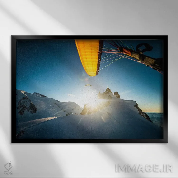 تابلو پرواز غروب I، خطالرأس میدی-پلن، شامونی، اوت سووآ، اورنی-رون-آلپ، فرانسه اثر الکس بیوس - نمای قابدار مشکی