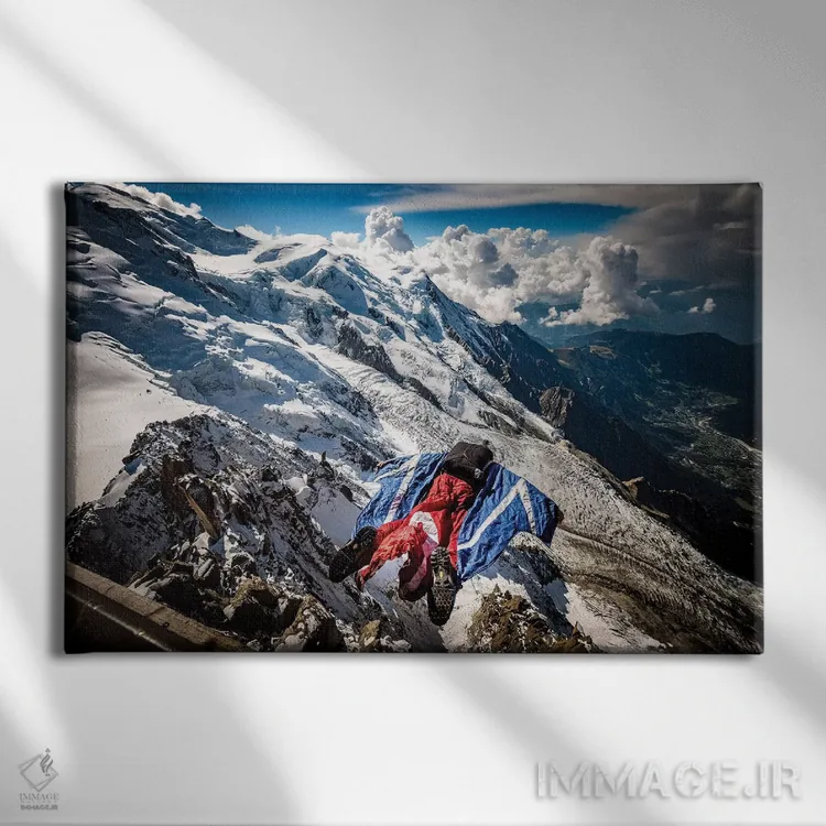 تابلو پریده شدن با وینگسوت از ایگوئی دو میدی به سمت یخچال بوسون، شامونی، فرانسه اثر الکس بیوس - نمای روبهرو روی دیوار