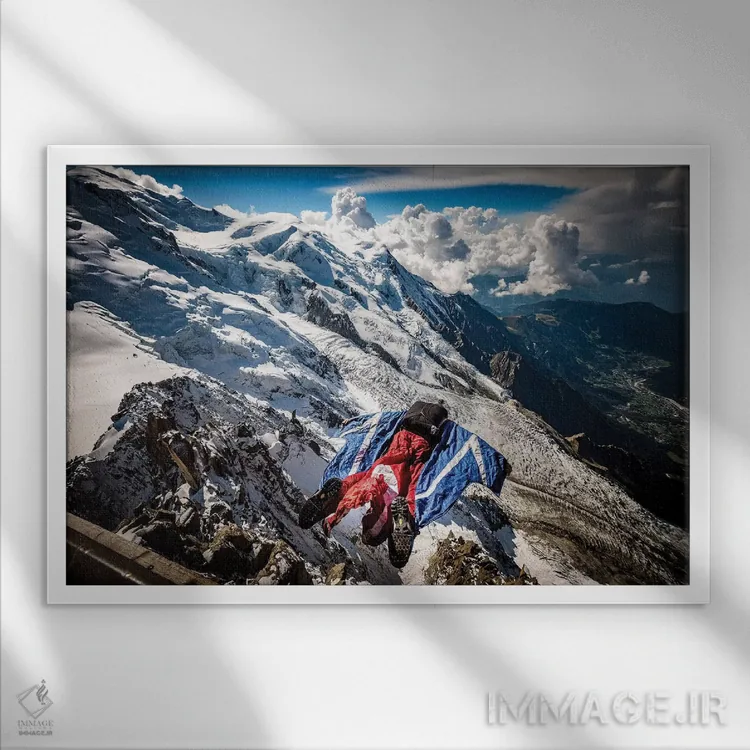 تابلو پریده شدن با وینگسوت از ایگوئی دو میدی به سمت یخچال بوسون، شامونی، فرانسه اثر الکس بیوس - نمای قابدار سفید