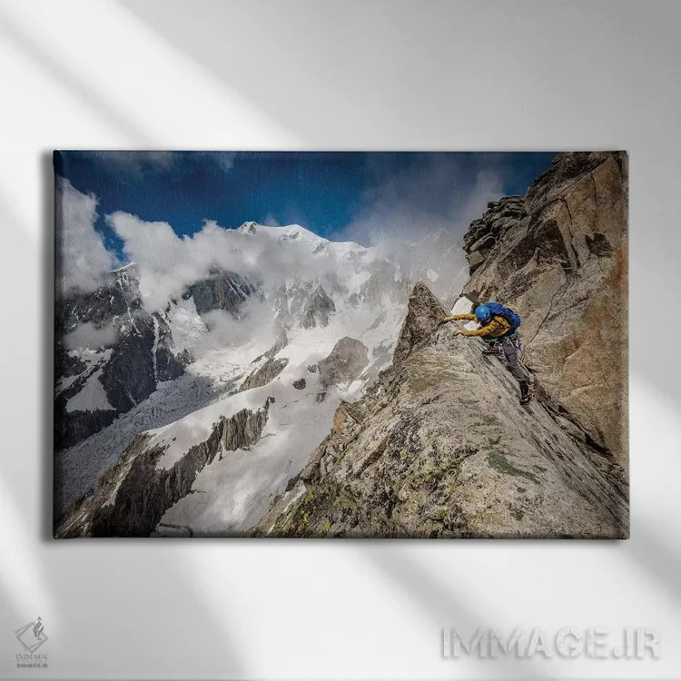 تابلو کوهنورد بر تور رونده، شامونی، فرانسه اثر الکس بیوس - نمای روبهرو روی دیوار