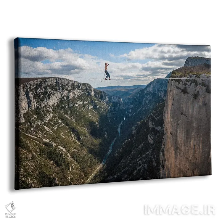 تابلو هایلاینر در تنگههای وردون، صدها متر بالاتر از زمین، پاکا، فرانسه اثر الکس بیوس - نمای پرسپکتیو محصول