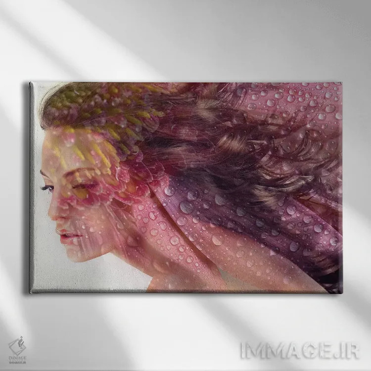 تابلو بانوی گل مینا اثر تاتیانا آمرِین - نمای روبهرو روی دیوار