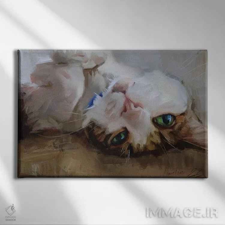 تابلو پرترهٔ گربهای که به پشت خوابیده اثر الکس مووچون - نمای روبهرو روی دیوار