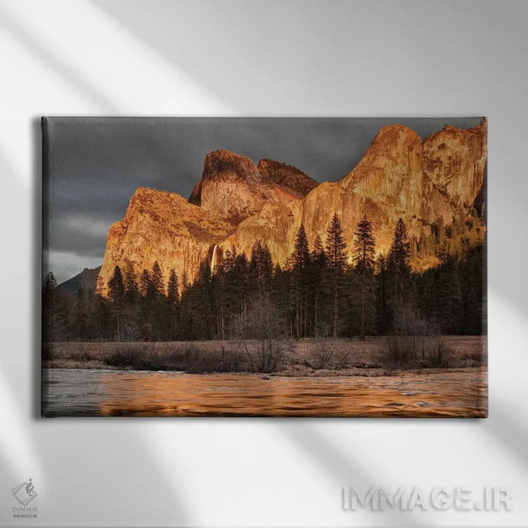 تابلو آمریکا، کالیفرنیا، پارک ملی یوسمیتی، آبشار پردهعروس هنگام غروب ۱ اثر آن کالینز - نمای روبهرو روی دیوار