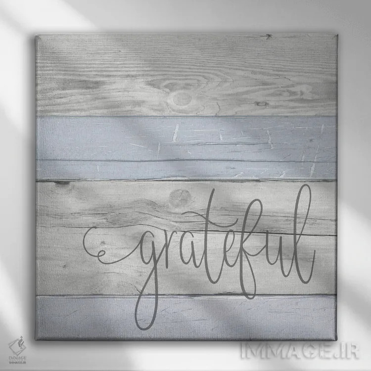 تابلو سپاسگزار اثر آنا کوآچ - نمای روبهرو روی دیوار