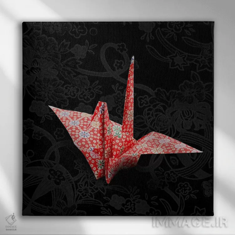 تابلو هنر کاغذی در حال افول اثر فایو بای فایو کالکتیو - نمای روبهرو روی دیوار