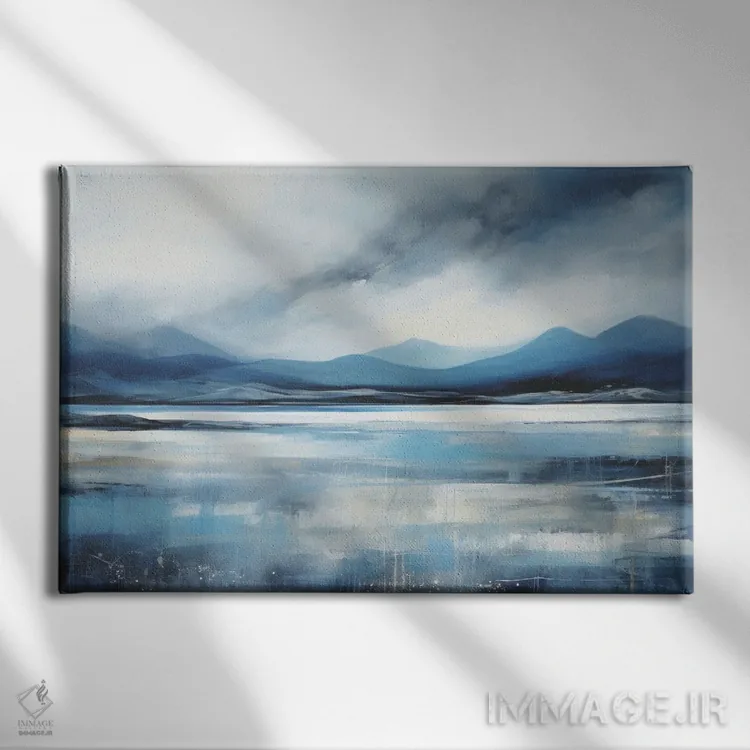 تابلو دریاچهٔ انتزاعی آبی اثر آنا اوز - نمای روبهرو روی دیوار