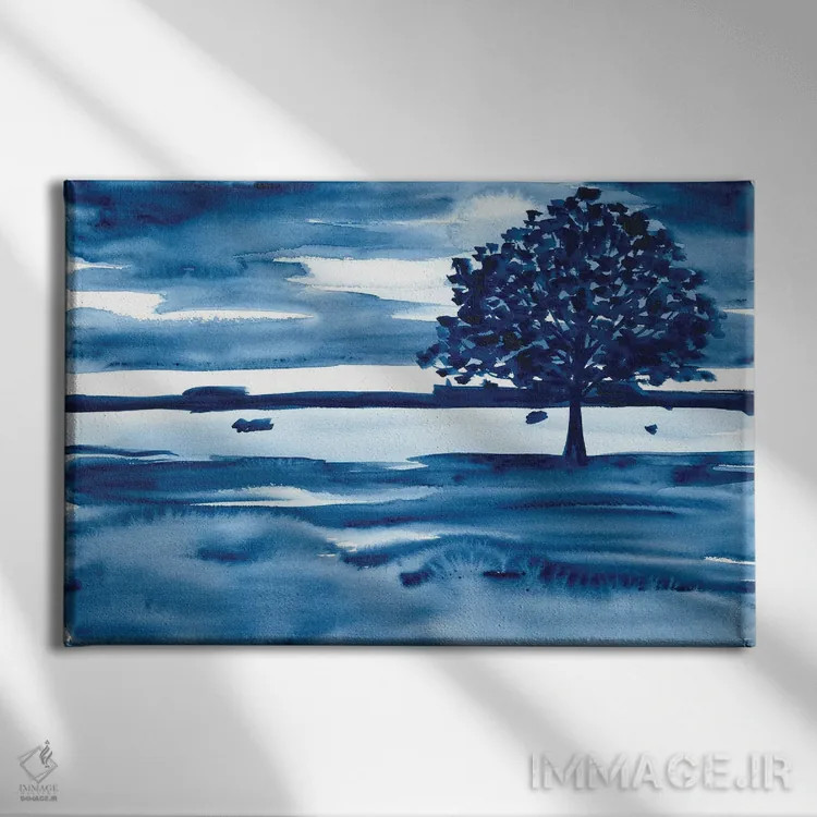 تابلو منظرهٔ آبرنگ با درخت آبی تیره اثر آنا اوز - نمای روبهرو روی دیوار