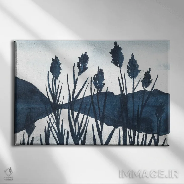 تابلو منظرهٔ کوهستانی آبی تیره اثر آنا اوز - نمای روبهرو روی دیوار