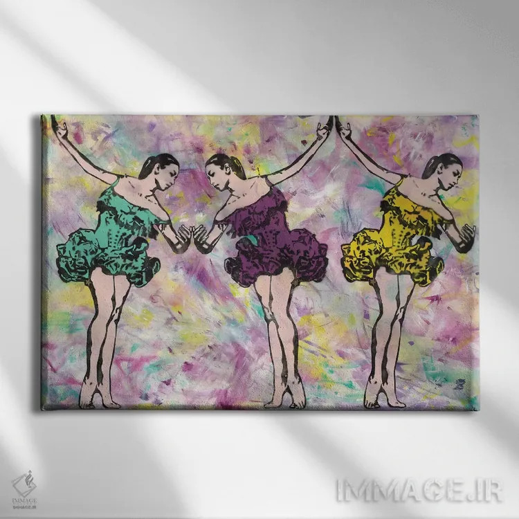 تابلو سهنفره در صورتی اثر امی اسمیت - نمای روبهرو روی دیوار