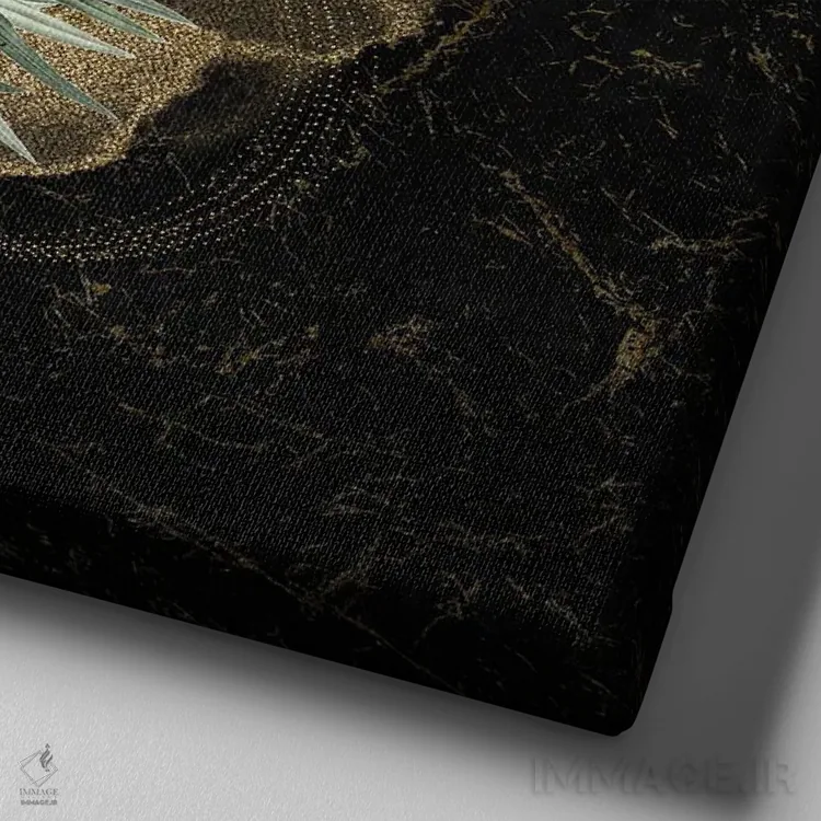 تابلو آبسترهٔ هندسی سفید و طلایی براق با تزیین برگ اثر آرسی بسی - نمای نزدیک بافت بوم