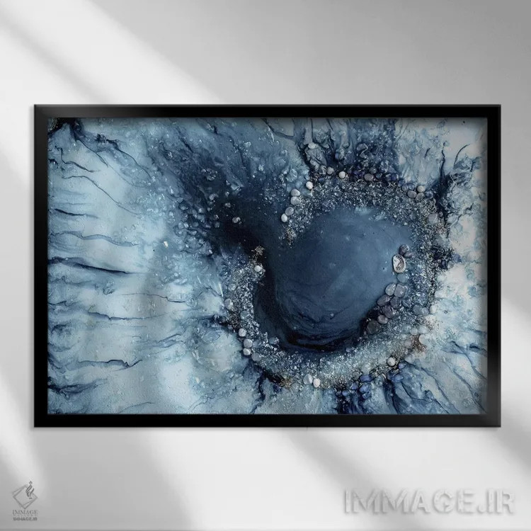 تابلو فراتر از خاکستری اثر آنتوانل - نمای قابدار مشکی