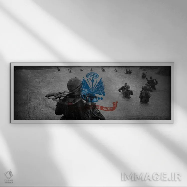 تابلو پرچم ارتش آمریکا (پسزمینه یگان در حال حرکت) اثر آیکانواس (شرکت چاپ هنری) - نمای قابدار سفید