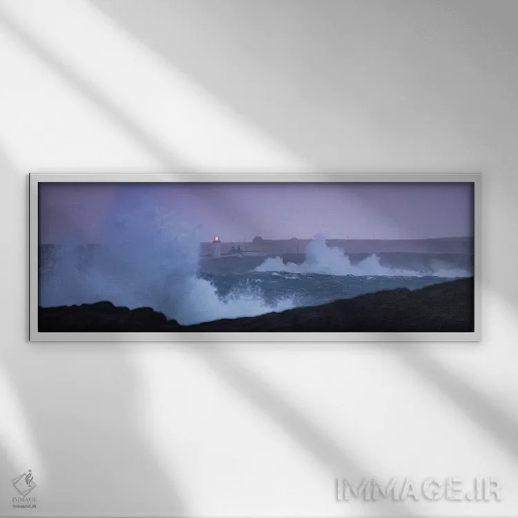 تابلو طوفان عصرگاهی در فانوس دریایی بلیکلاس، خلیج برودهاون، شهرستان مایو، ایرلند اثر گارث مککورمک - نمای قابدار سفید