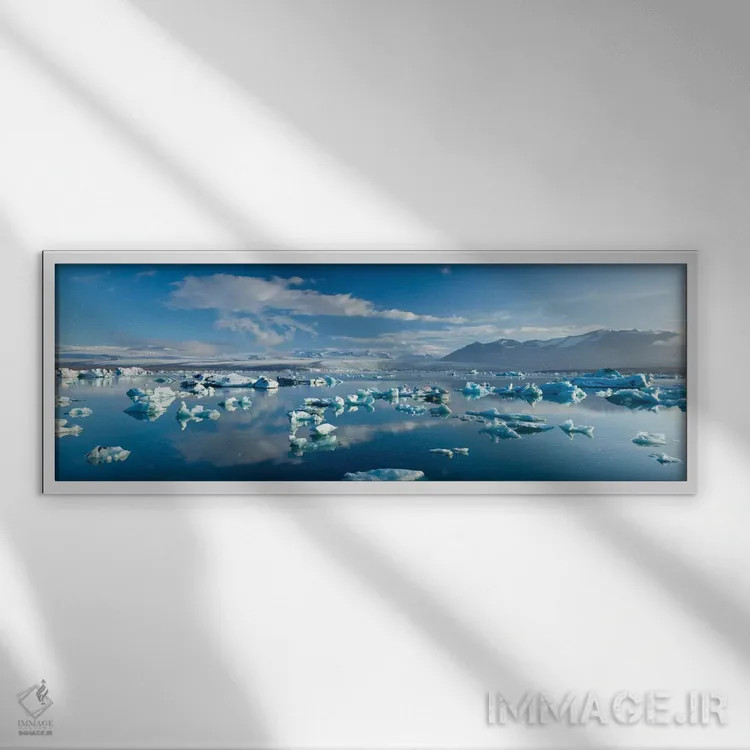 تابلو کوه یخی اول، دریاچه یخچالی جوکولسارلون، پارک ملی واتنایوکول، سودورلند، ایسلند اثر گارث مککورمک - نمای قابدار سفید