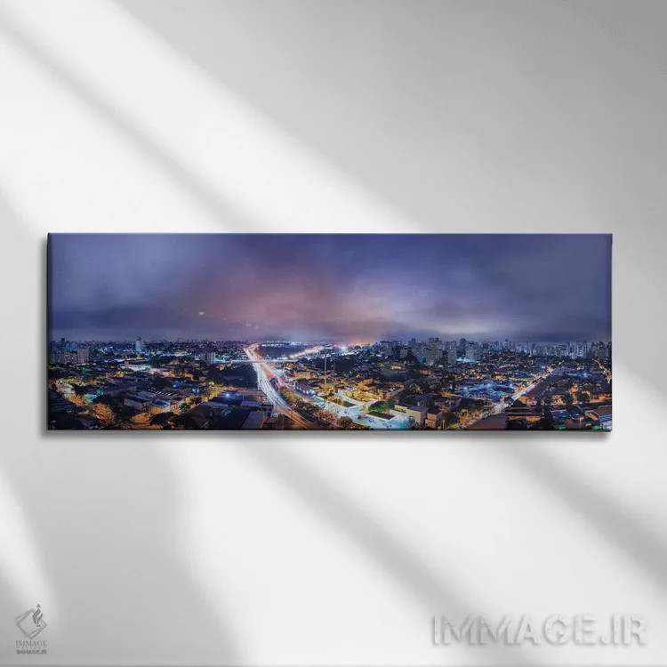 تابلو پانورامای چشمانداز شب شهر اثر گلاوکو منهالی - نمای روبهرو روی دیوار