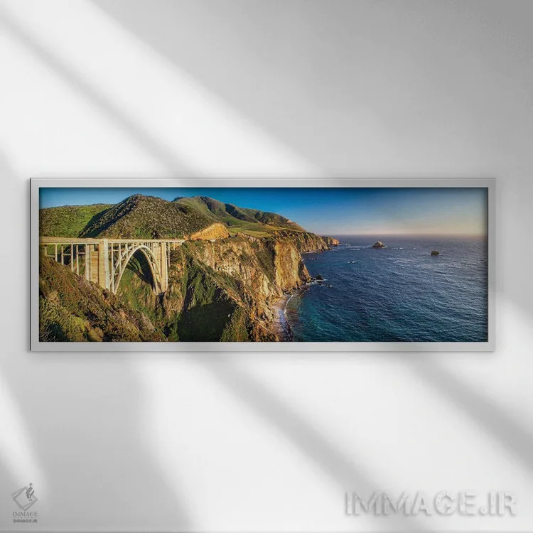 تابلو پانورامای ساحل بیگ سور در پل بیگسبی کریک، کالیفرنیا اثر جورج اوزه - نمای قابدار سفید