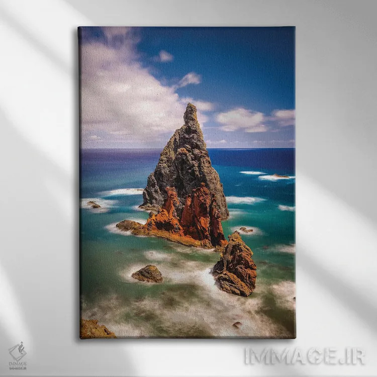 تابلو صخره جزیره مادیرا پرتغال اثر الکس جی پرز - نمای روبهرو روی دیوار