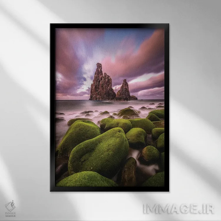 تابلو غروب صخره ساحلی جزیره مادیرا پرتغال (قسمت دوم) اثر الکس جی پرز - نمای قابدار مشکی