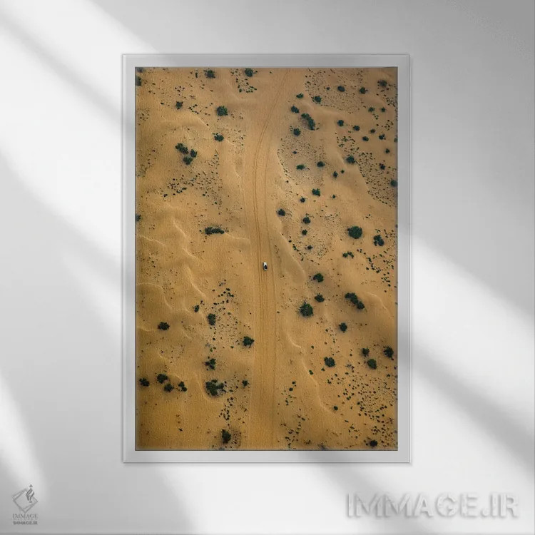 تابلو جاده صحرایی دبی اثر الکس جی پرز - نمای قابدار سفید