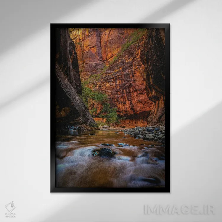تابلو کوهنوردی در تنگه نرو (The Narrows) پارک ملی زایون (۱) اثر الکس جی پرز - نمای قابدار مشکی