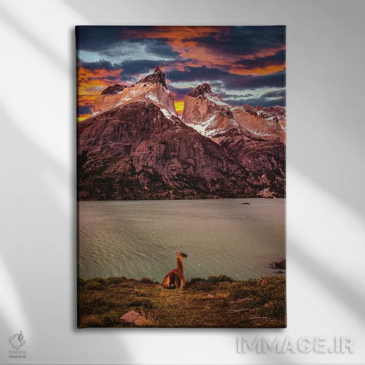 تابلو غروب تماشایی کوهستانی توریس دل پاین، پاتاگونیا، شیلی (۲) اثر الکس جی پرز - نمای روبهرو روی دیوار