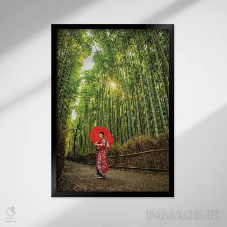 تابلو Kyoto, Japan I,قدمزنی در جنگل بامبوی آراشیاما، کیوتو، ژاپن (۱) اثر الکس جی پرز - نمای قابدار مشکی