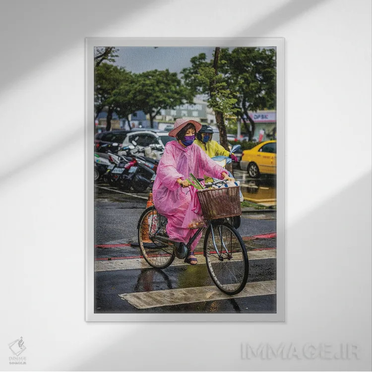تابلو دوچرخهسوار در تایوان اثر الکس جی پرز - نمای قابدار سفید