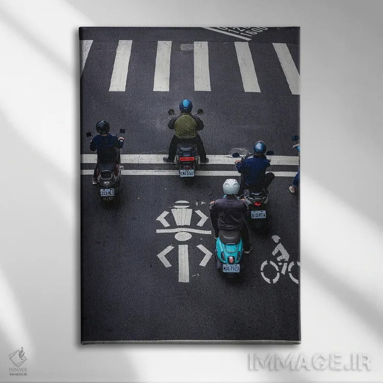 تابلو خیابانهای شلوغ تایپه با اسکوتر (۳) اثر الکس جی پرز - نمای روبهرو روی دیوار