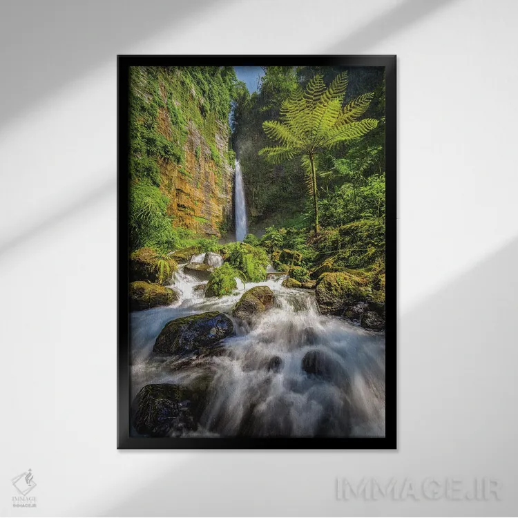 تابلو آبشار پنهان کاپاس اندونزی شماره ۲ اثر الکس جی پرز - نمای قابدار مشکی