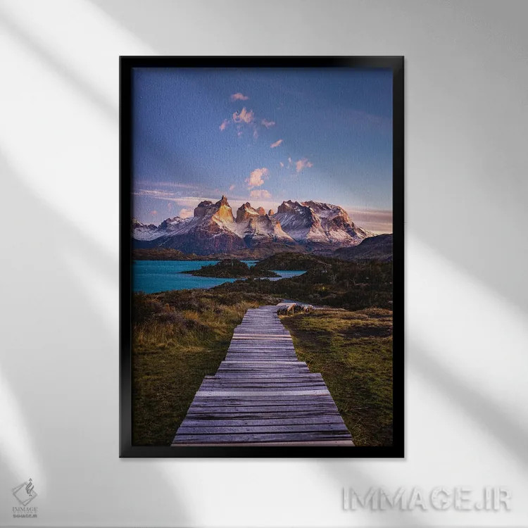 تابلو مسیر پیادهروی طلوع پاتاگونیا اثر الکس جی پرز - نمای قابدار مشکی