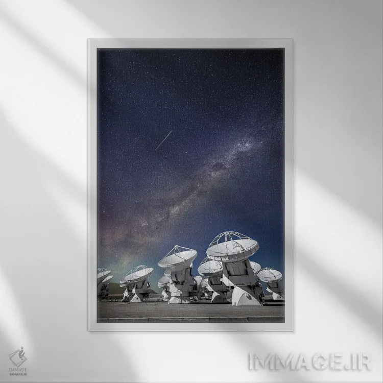 تابلو تلسکوپ رادیویی آلما و کهکشان راه شیری اثر الکس جی پرز - نمای قابدار سفید