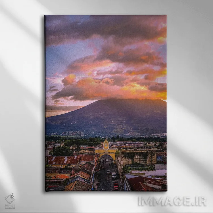 تابلو کارت پستال آنتیگوا، گواتمالا اثر الکس جی پرز - نمای روبهرو روی دیوار