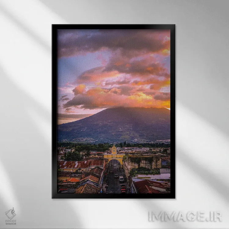 تابلو کارت پستال آنتیگوا، گواتمالا اثر الکس جی پرز - نمای قابدار مشکی