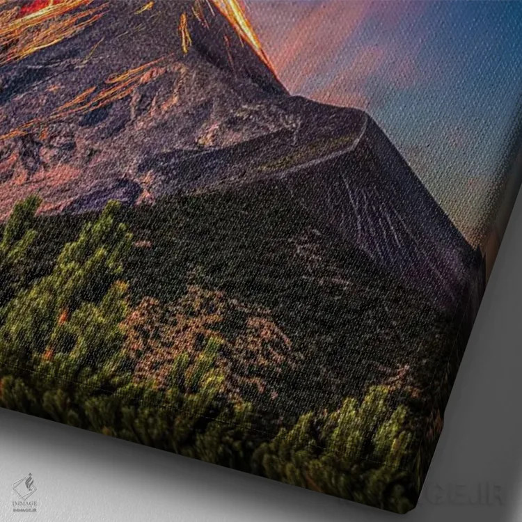 تابلو غروب فوران آتشفشان فویگو در گواتمالا اثر الکس جی پرز - نمای نزدیک بافت بوم