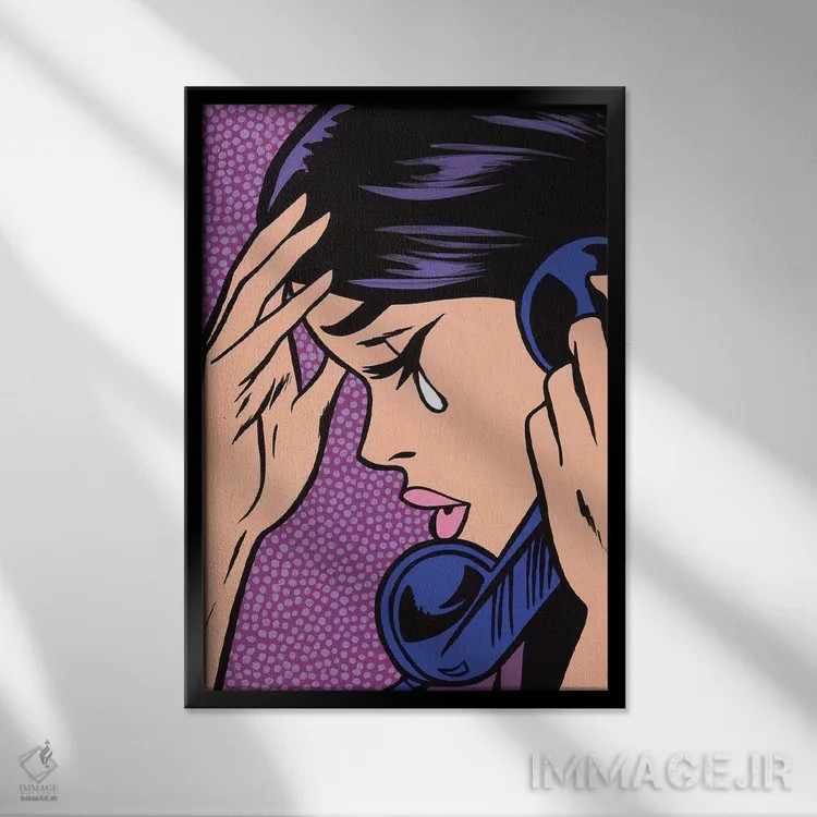 تابلو دختر کمیک گریان با تلفن اثر آلیسون گاتچل - نمای قابدار مشکی