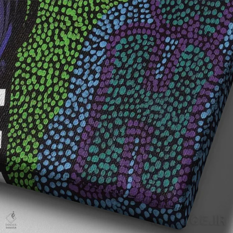 تابلو دختر گریان با پیام "ای بابا" اثر آلیسون گاتچل - نمای نزدیک بافت بوم