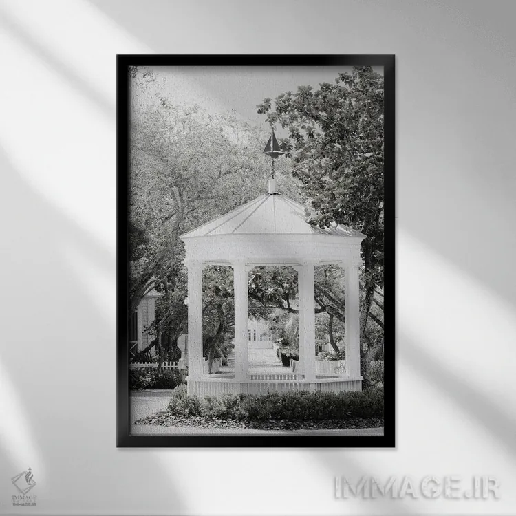 تابلو آلاچیق ساحلی فلوریدا اثر آن هادک - نمای قابدار مشکی