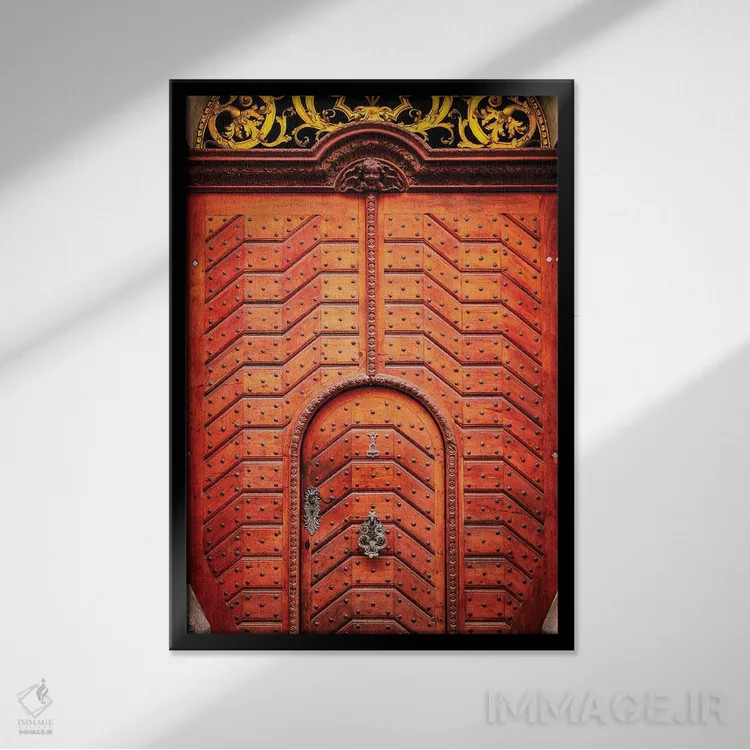 تابلو درهای پراگ اثر آن هادک - نمای قابدار مشکی