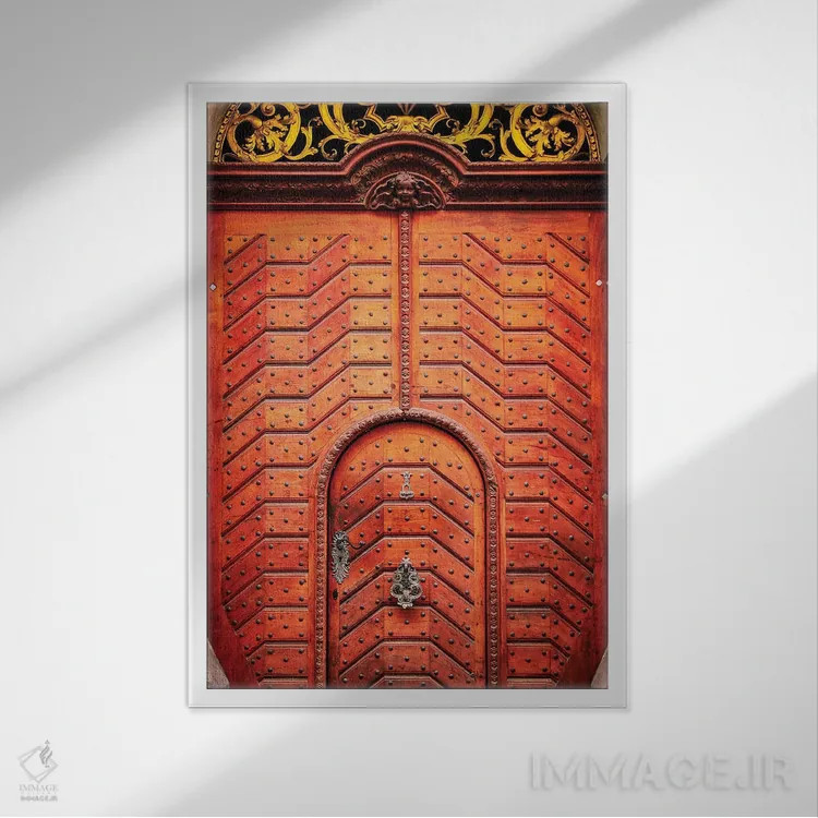 تابلو درهای پراگ اثر آن هادک - نمای قابدار سفید