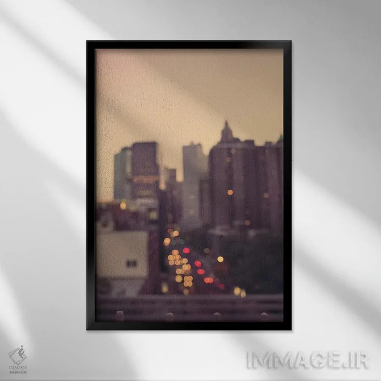 تابلو ساعت طلایی منهتن اثر آن هادک - نمای قابدار مشکی