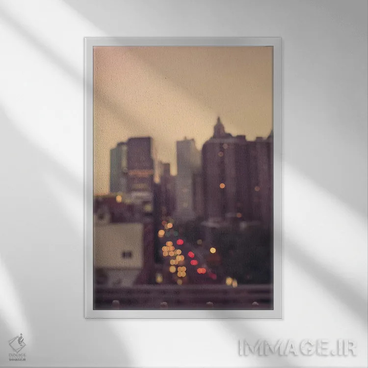 تابلو ساعت طلایی منهتن اثر آن هادک - نمای قابدار سفید