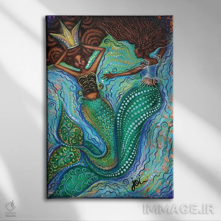 تابلو زیبایی تاجدار اثر اشلی جوی - نمای روبهرو روی دیوار