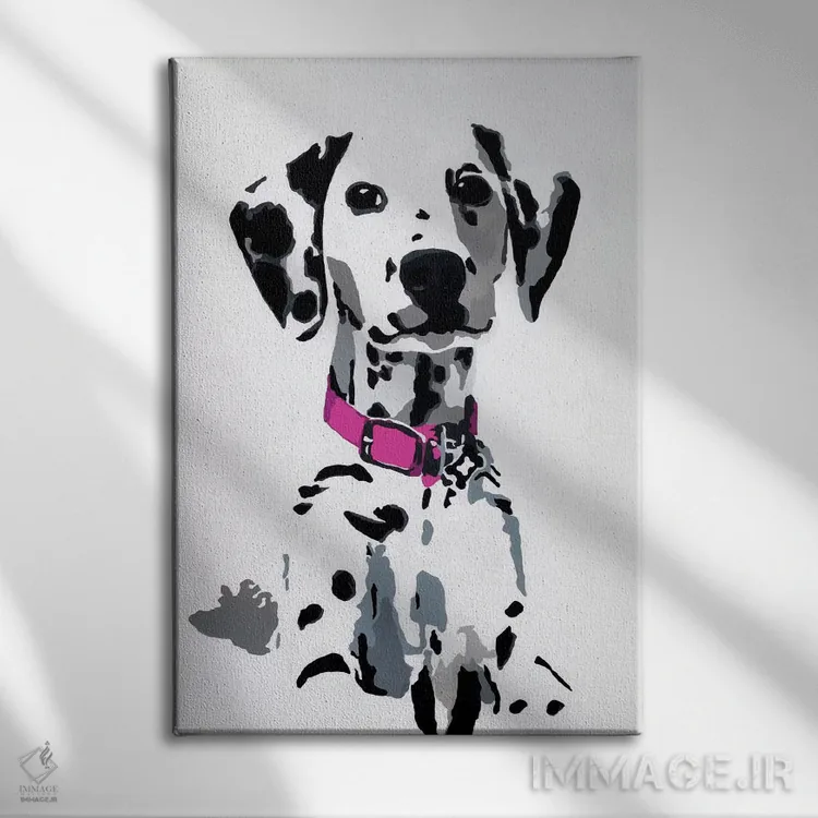 تابلو وینی دوم (یقه صورتی) اثر جولی احمد - نمای روبهرو روی دیوار