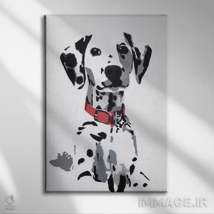 تابلو وینی چهارم (یقه قرمز) اثر جولی احمد - نمای روبهرو روی دیوار