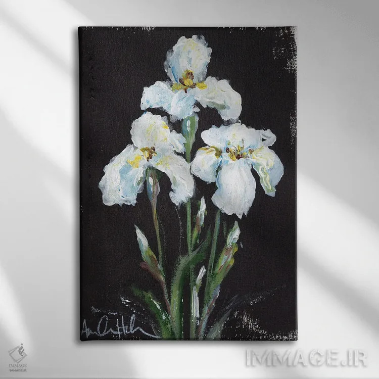 تابلو زنبقهای متضاد اثر آماندا هیلبرن - نمای روبهرو روی دیوار