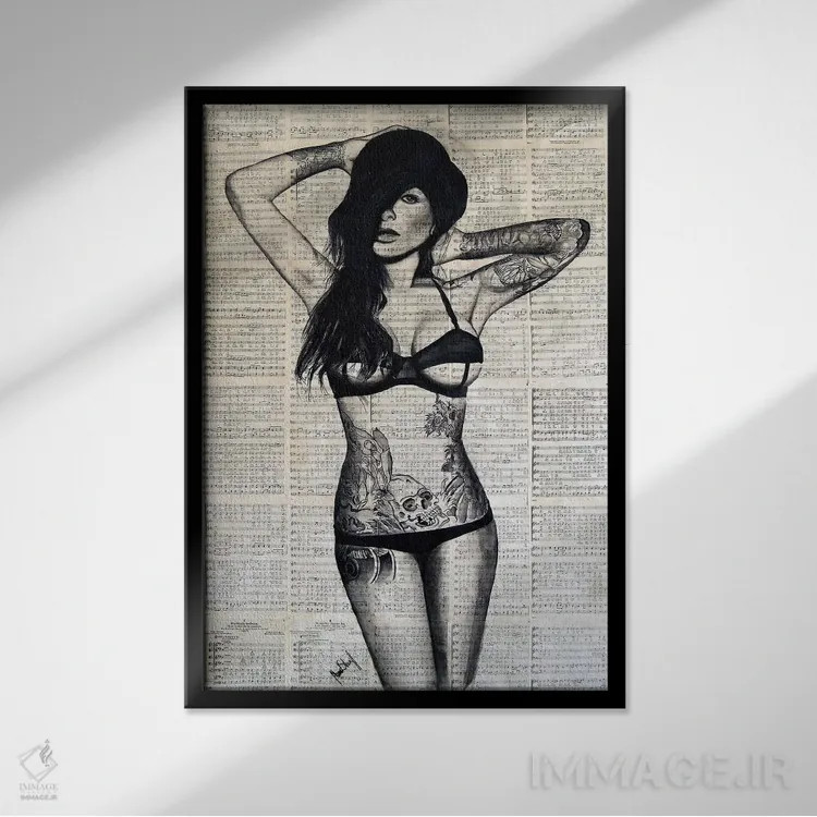 تابلو دختر خالکوبیشده اثر احمد شریف - نمای قابدار مشکی