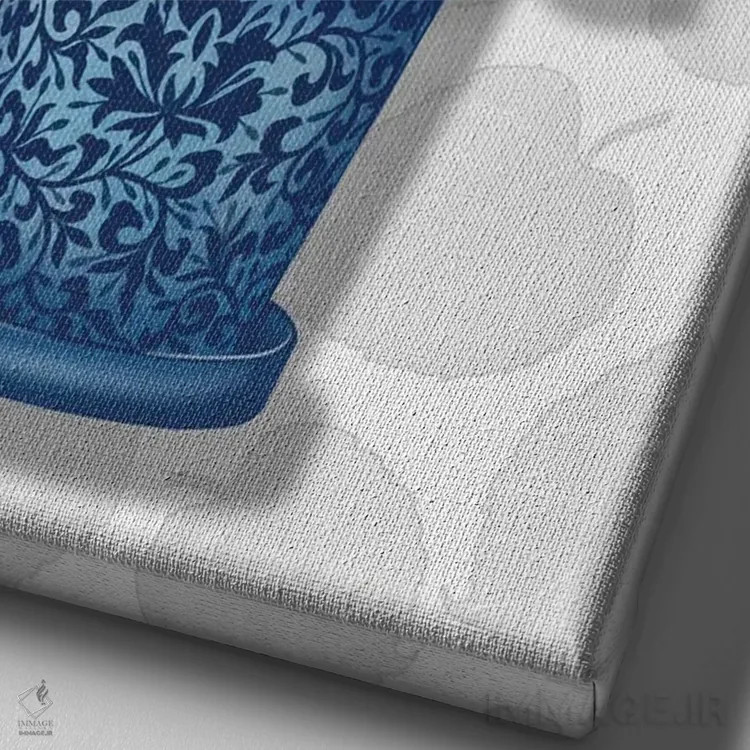 تابلو گلدان آبی با ادریسیهای بنفش (ادریسی: نوعی گل) اثر آن هاچینسون - نمای نزدیک بافت بوم