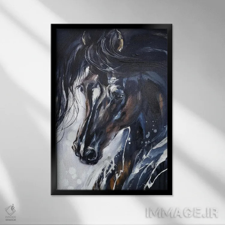 تابلو زیبایی پشت اثر آنا چر - نمای قابدار مشکی