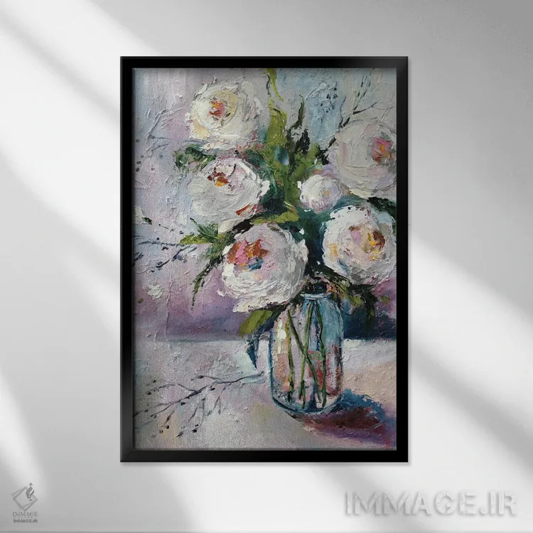 تابلو رزهای سفید اثر الکساندرا جاگودا - نمای قابدار مشکی